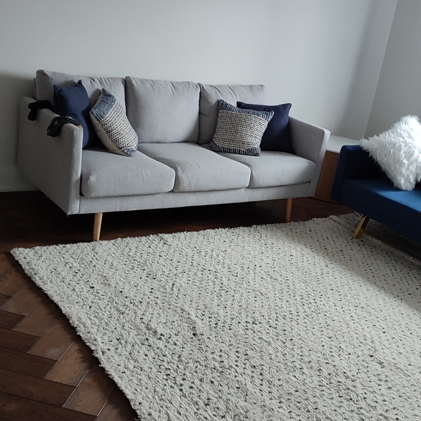 Hand Woven Wool Rug XL 200 x 290cm Ivory with Blue Dots