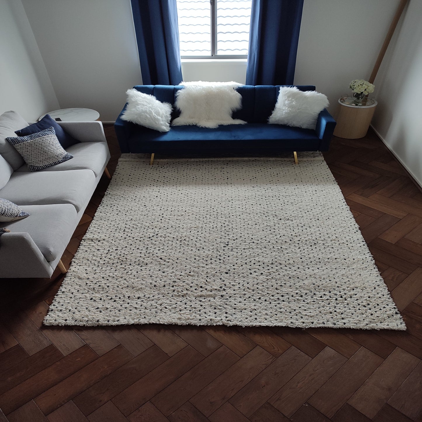 Hand Woven Wool Rug XL 200 x 290cm Ivory with Blue Dots